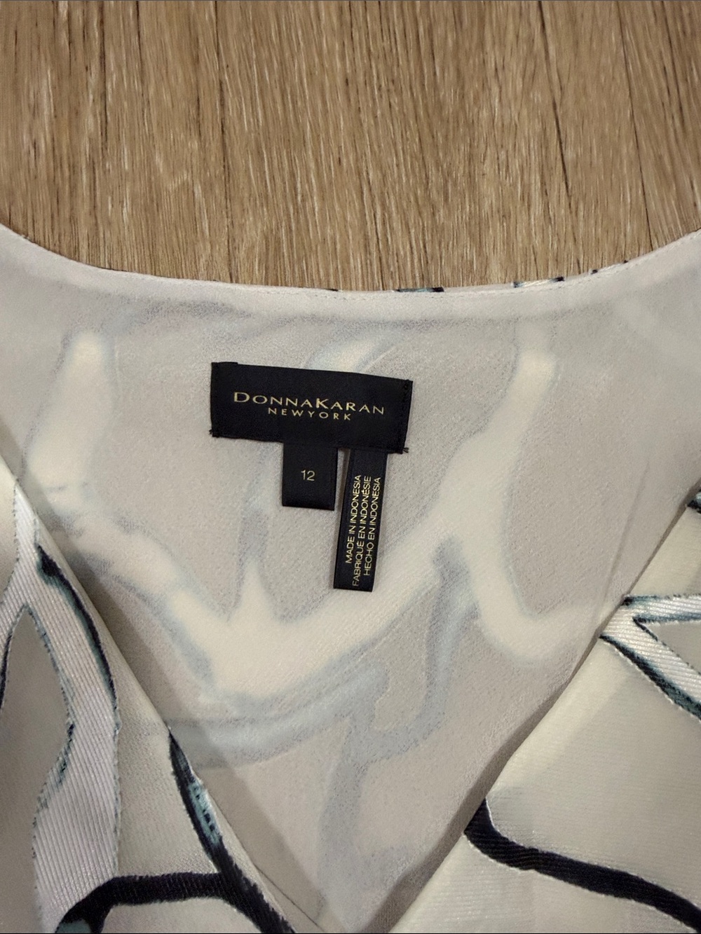 Donna Karan Cream Floral-Print Cap Sleeve Blouse size 12 - Picture 2 of 4